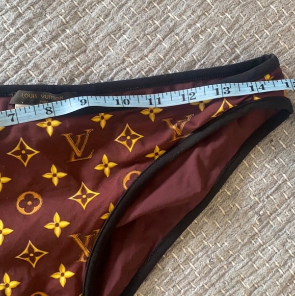 !$400! Louis Vuitton Bikini - Picture 5 of 9